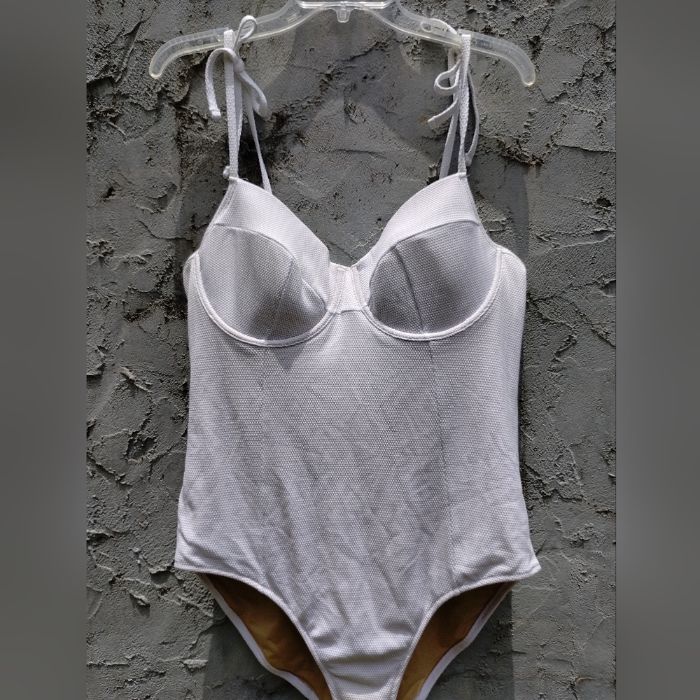 OLD NAVY One-Piece Swimsuit.  SZ XL